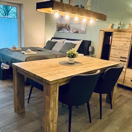 Kleine Auszeit -- Inklusive Parkplatz & Wifi, Geschirrspueler, Waschmaschine & Terrasse Mit Strandkorb -- Perfekt Fuer Urlaub & Business 沙博伊茨 外观 照片