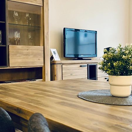 Kleine Auszeit -- Inklusive Parkplatz & Wifi, Geschirrspueler, Waschmaschine & Terrasse Mit Strandkorb -- Perfekt Fuer Urlaub & Business 沙博伊茨 外观 照片