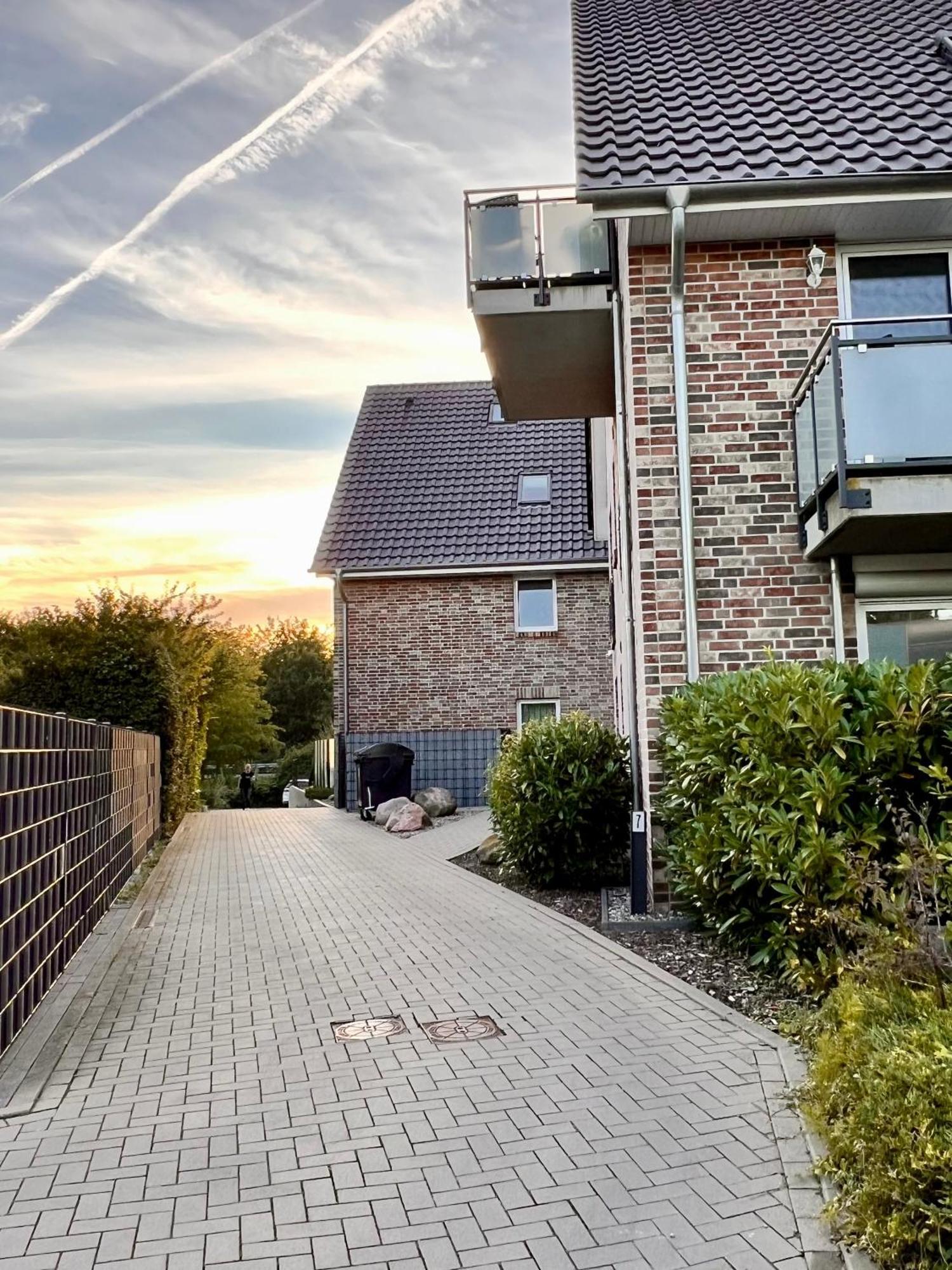 Kleine Auszeit -- Inklusive Parkplatz & Wifi, Geschirrspueler, Waschmaschine & Terrasse Mit Strandkorb -- Perfekt Fuer Urlaub & Business 沙博伊茨 外观 照片