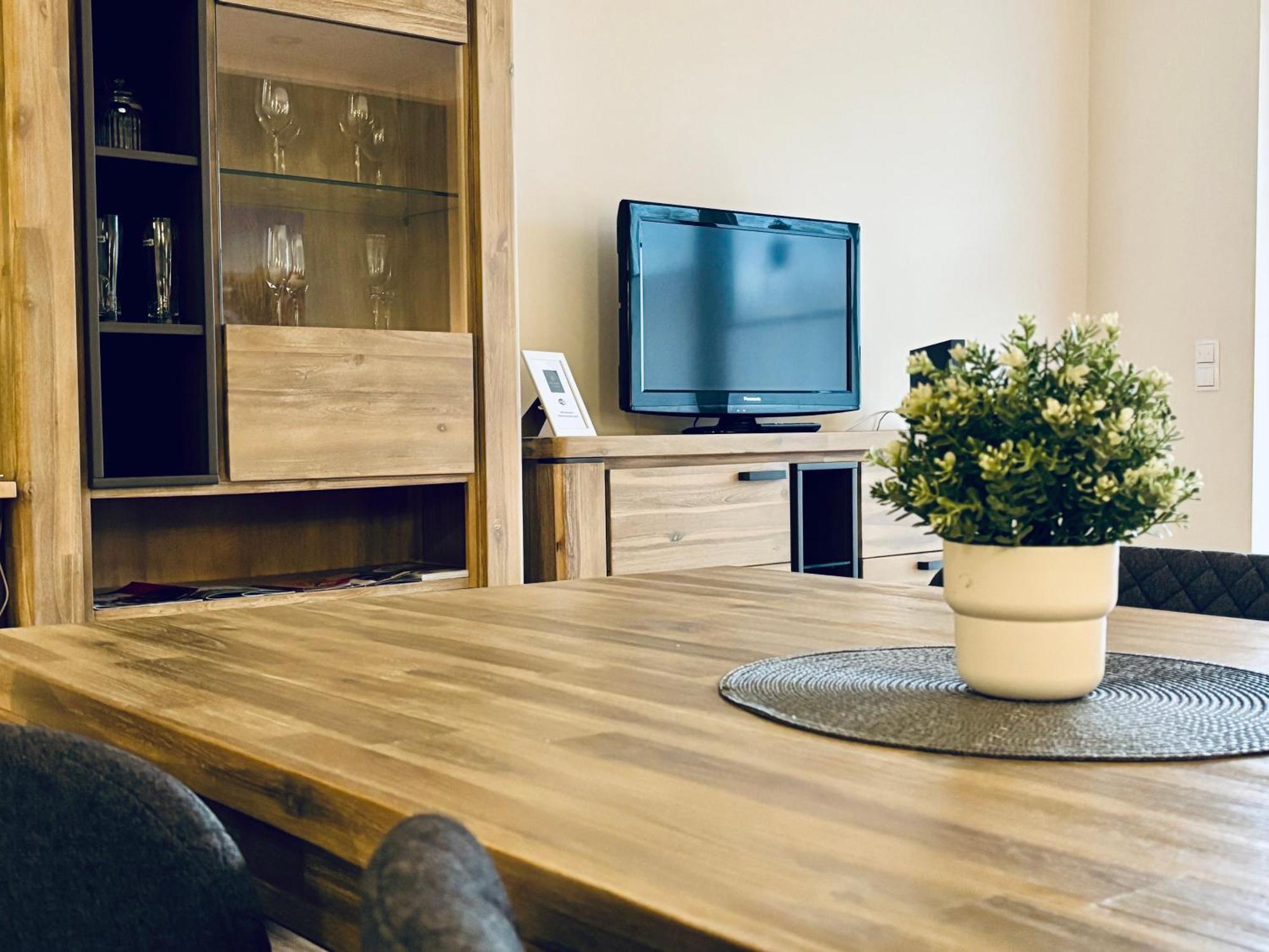 Kleine Auszeit -- Inklusive Parkplatz & Wifi, Geschirrspueler, Waschmaschine & Terrasse Mit Strandkorb -- Perfekt Fuer Urlaub & Business 沙博伊茨 外观 照片